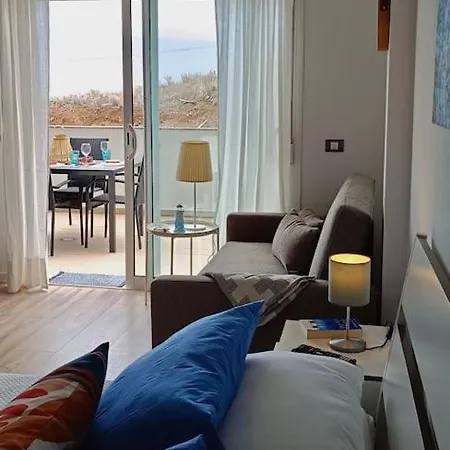- Estudio Comodo Con Terraza Y Wifi Апартаменты Бахамар