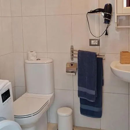 - Estudio Comodo Con Terraza Y Wifi Бахамар
